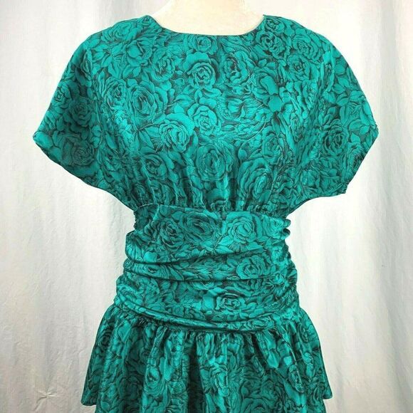 Vintage Millicent of California Cocktail Dress 6 Green Black Peplum Floral - Picture 2 of 7